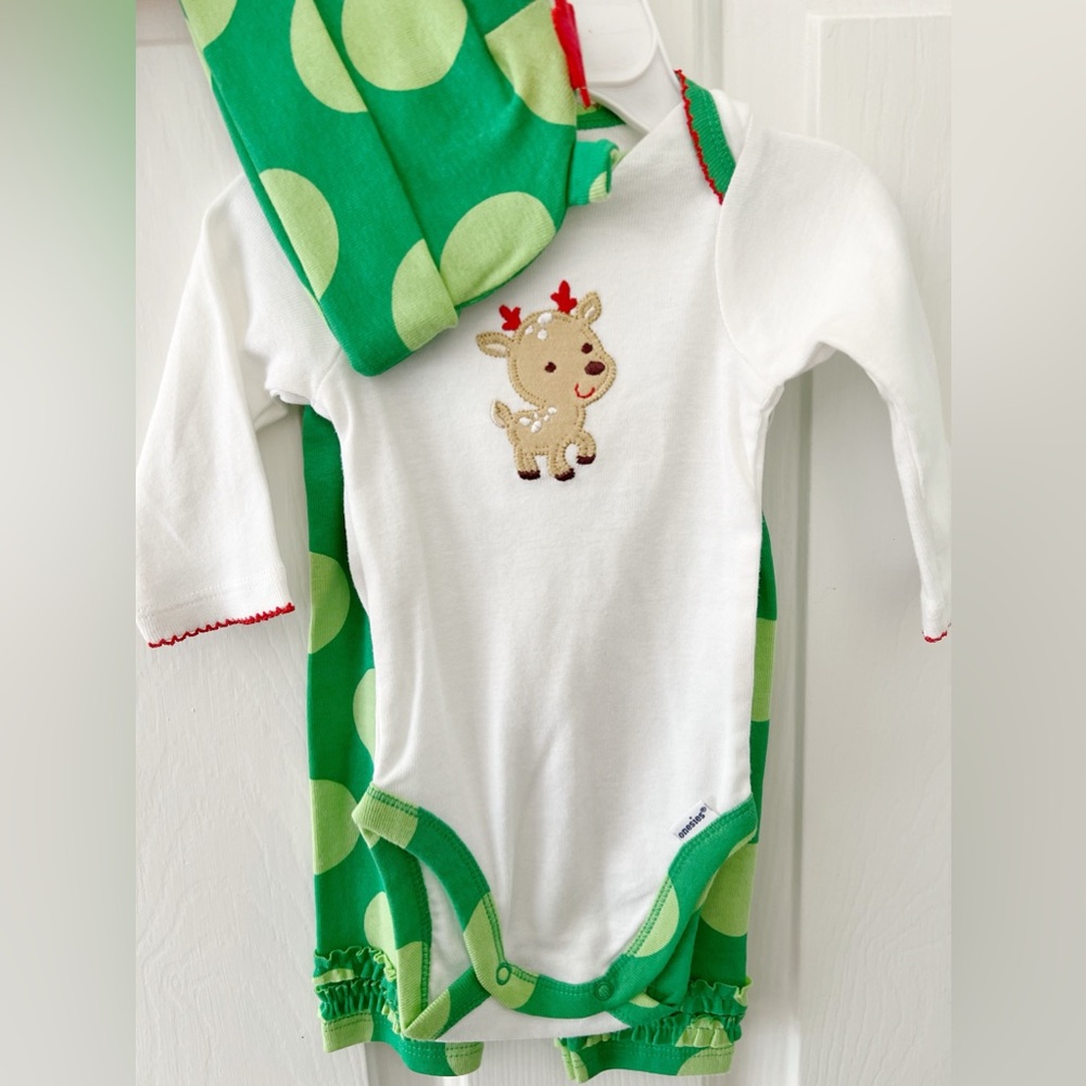 Christmas Gerber Baby Girls' 3 Piece Bodysuit, Reindeer, 0/3 Months Polka Dott
